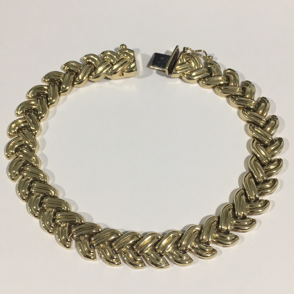 14k Yellow Gold V Shape Women's Bracelet - Picture 4 of 5